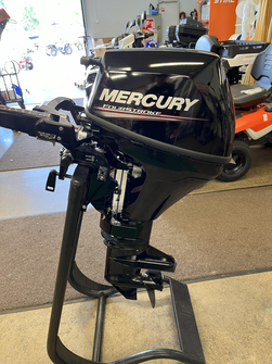 Mercury FourStroke 8 MH perämoottori