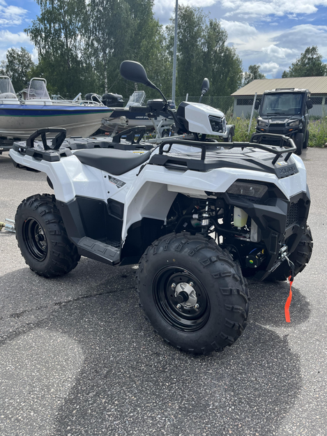 Polaris Sportsman 570 EFI EPS VARUSTELTU TARJOUSPAKETTI!